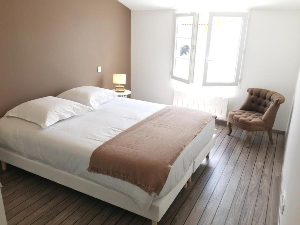 Hotel Le Square Saint-Pierre-d'Oleron Exterior photo