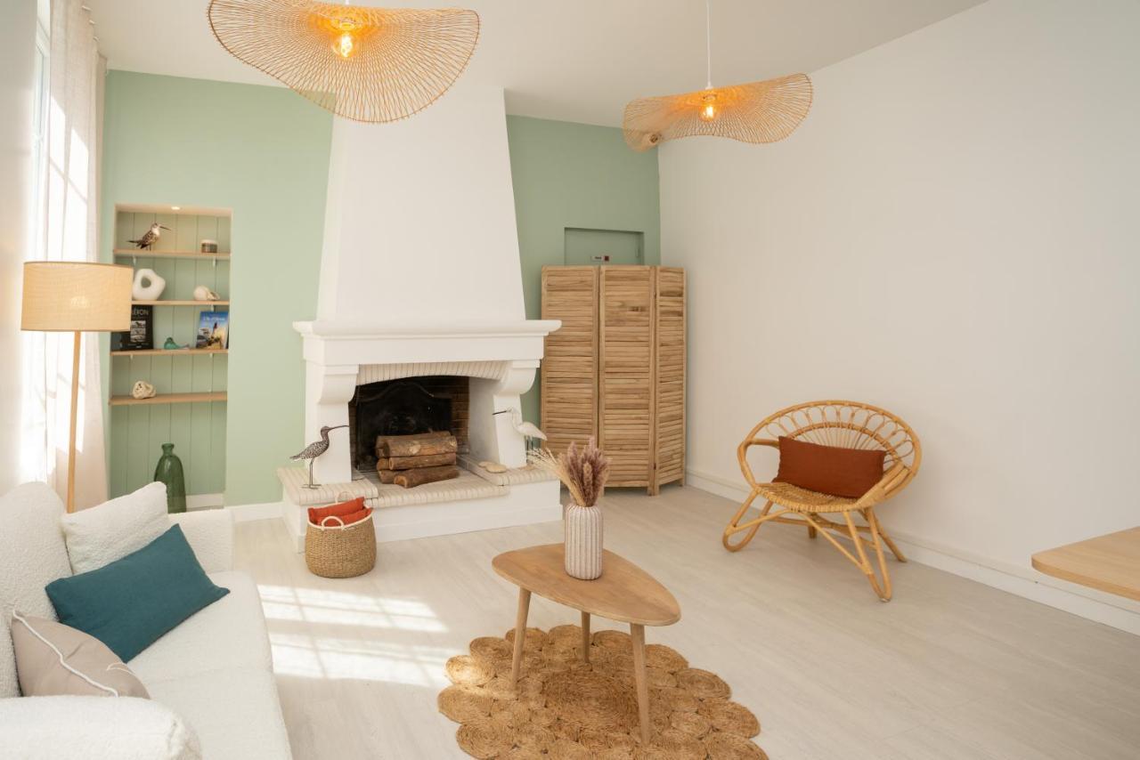 Hotel Le Square Saint-Pierre-d'Oleron Exterior photo